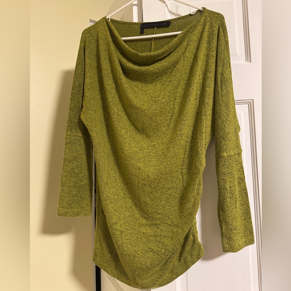 Porto San Fransisco Ruched Sides Green Asymmetrical Half Sleeve Top Size 1